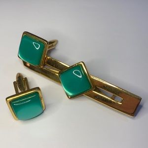 Vintage Art Deco moonglow lucite green & gold cufflinks and tie clasp set.